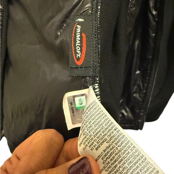 The North Face Women's Black Ski Jacket in great condtions. Soft, lightweight - Picture 6 of 16